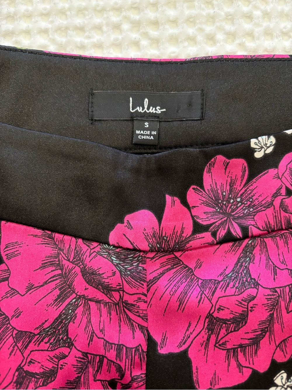 Lulus Thriving Vibes Black Floral Satin Wide Leg Pants - Picture 7 of 8